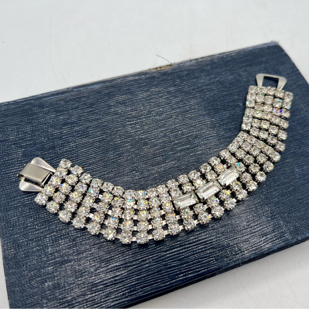 Vintage silver tone clear rhinestone costume bracelet 7”